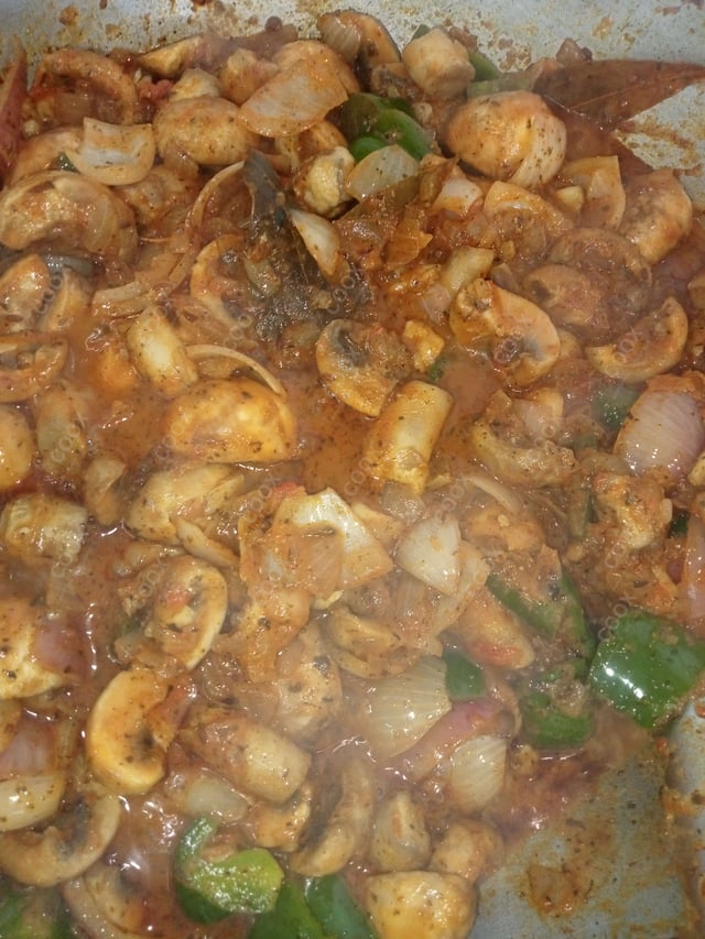 Delicious Mushroom do Pyaza prepared by COOX