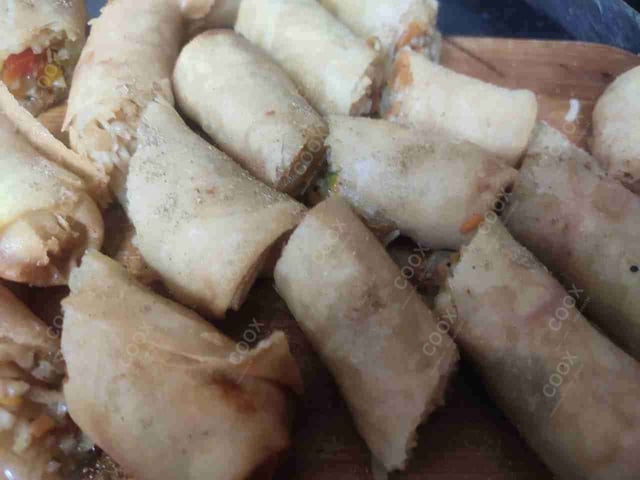 Delicious Veg Spring Rolls prepared by COOX