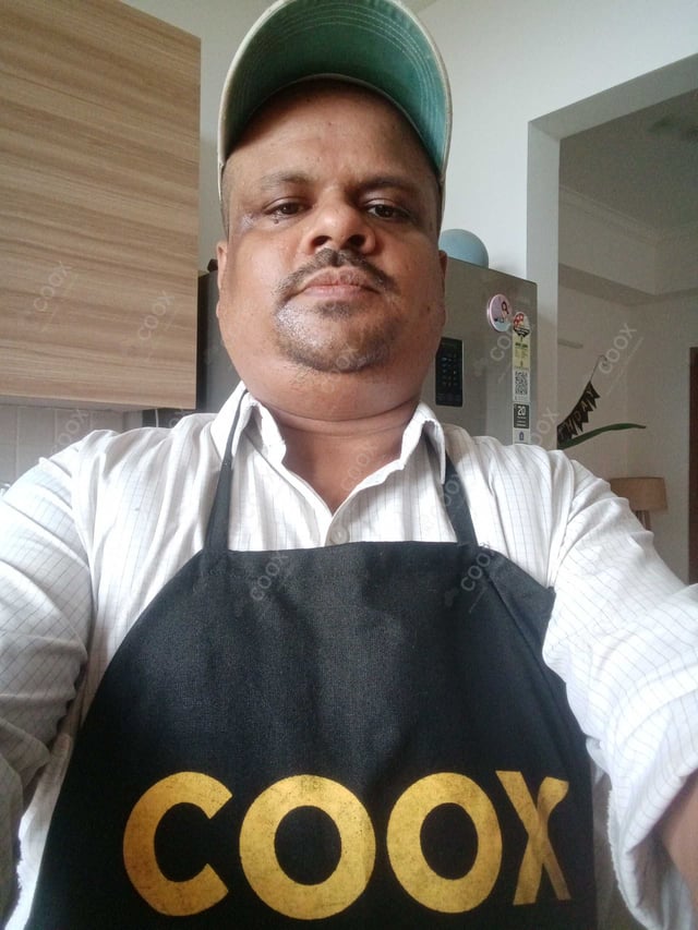 Chef from COOX at bookings. Professional cooks chefs at home