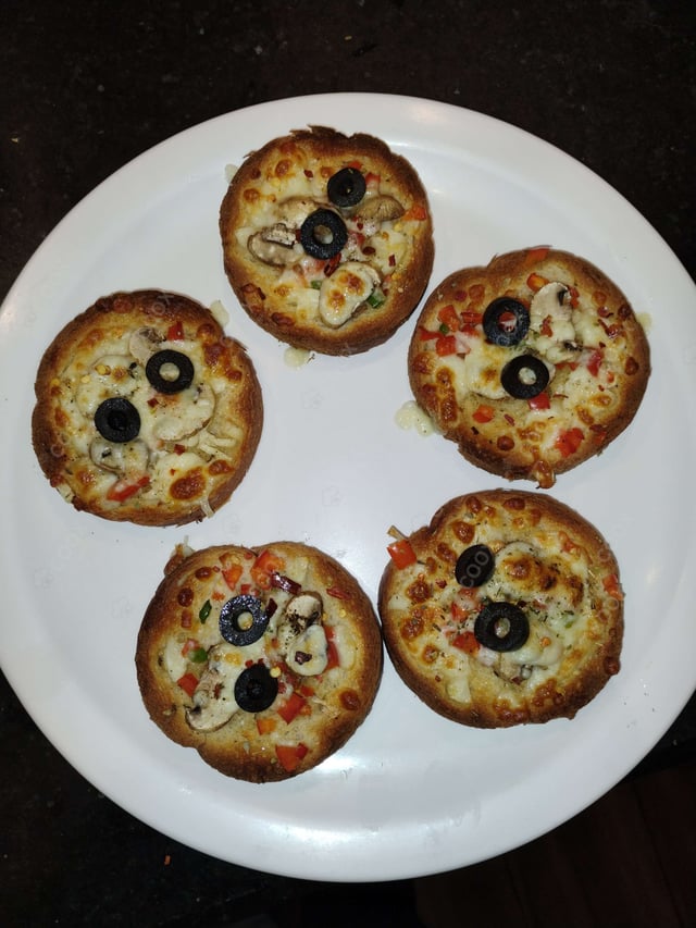 Delicious Tomato Mushroom Bruschetta prepared by COOX