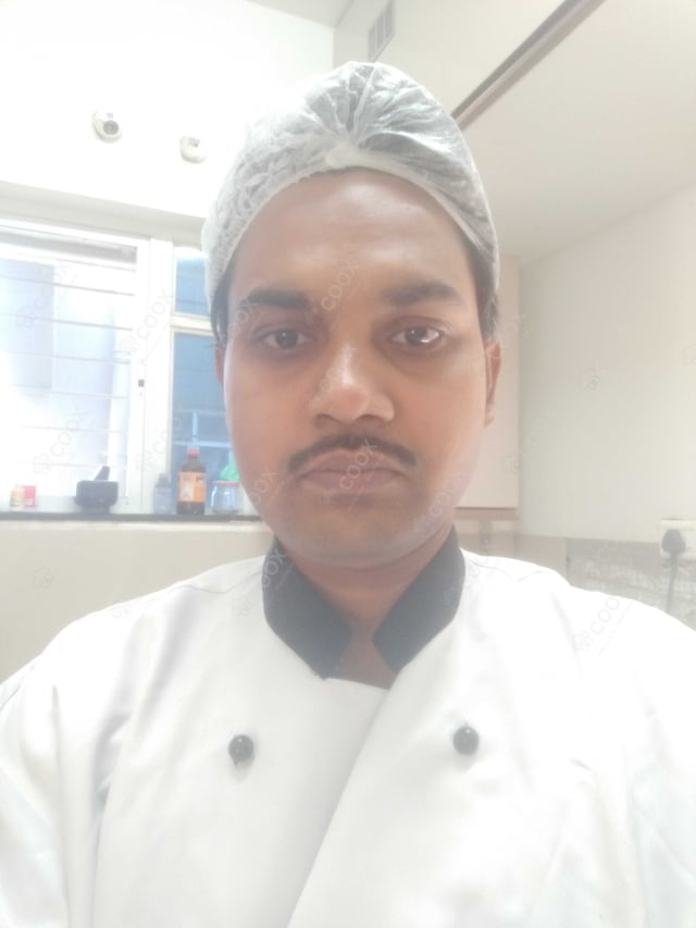 Chef from COOX at bookings. Professional cooks chefs at home