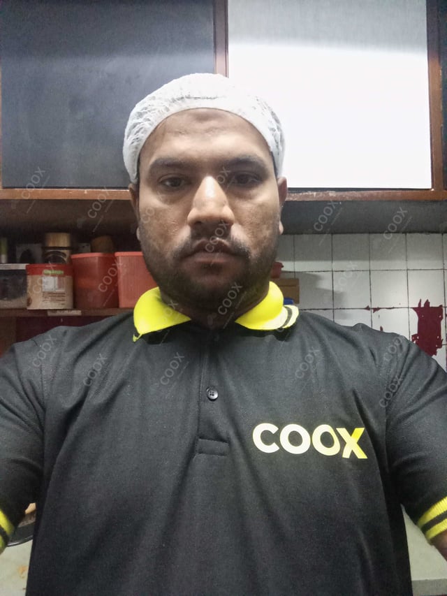 Chef from COOX at bookings. Professional cooks chefs at home