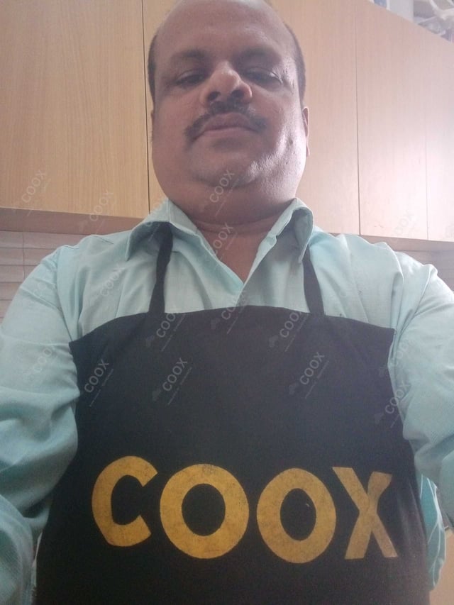 Chef from COOX at bookings. Professional cooks chefs at home