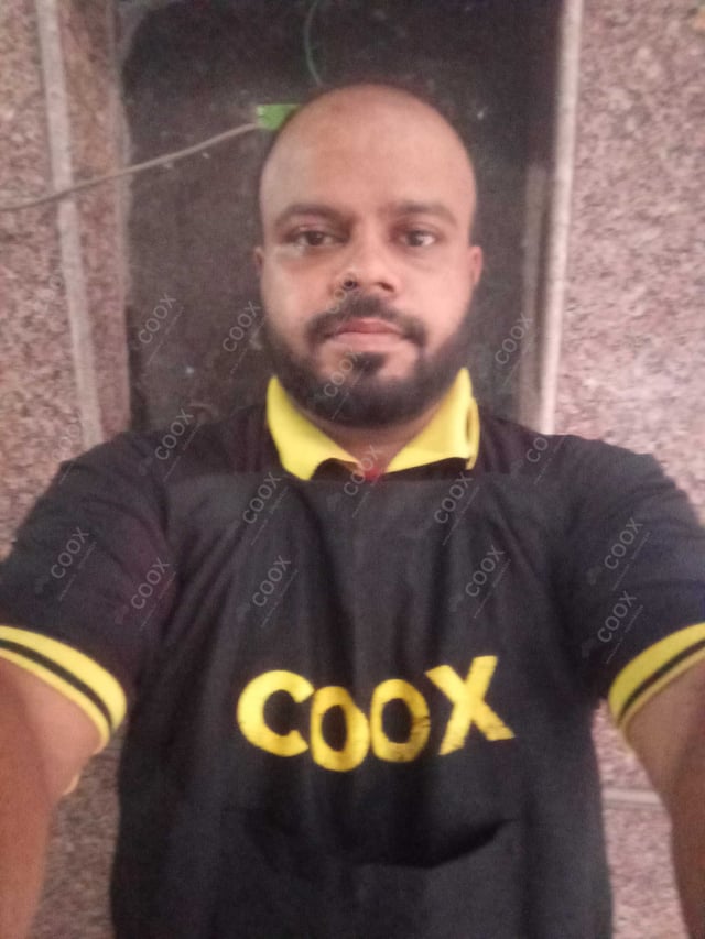 Chef from COOX at bookings. Professional cooks chefs at home