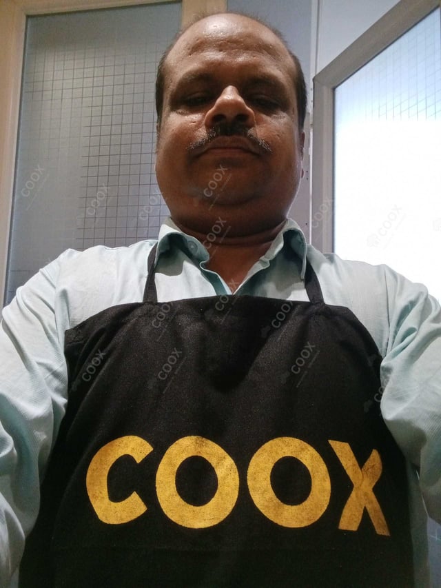 Chef from COOX at bookings. Professional cooks chefs at home