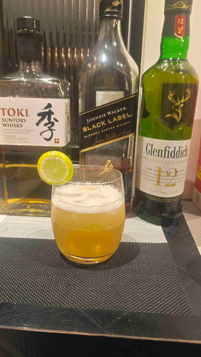 Delicious Whiskey Sour prepared by COOX