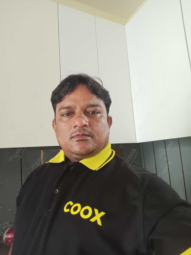 Chef from COOX at bookings. Professional cooks chefs at home