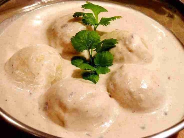 Delicious Malai Kofta (White Gravy) prepared by COOX