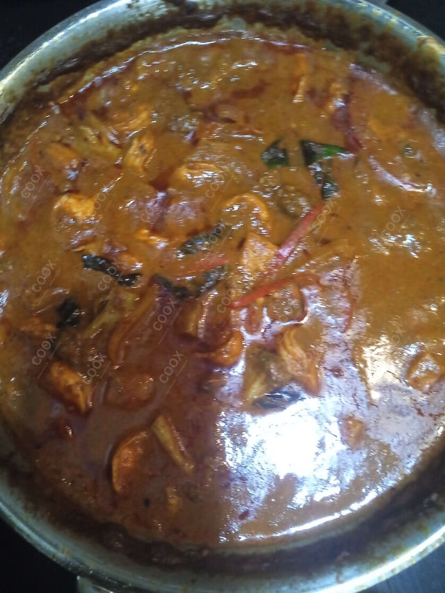 Delicious Red Thai Prawn Curry prepared by COOX