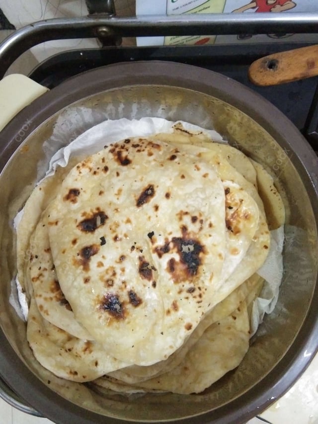 Delicious Naan (Butter / Garlic) prepared by COOX