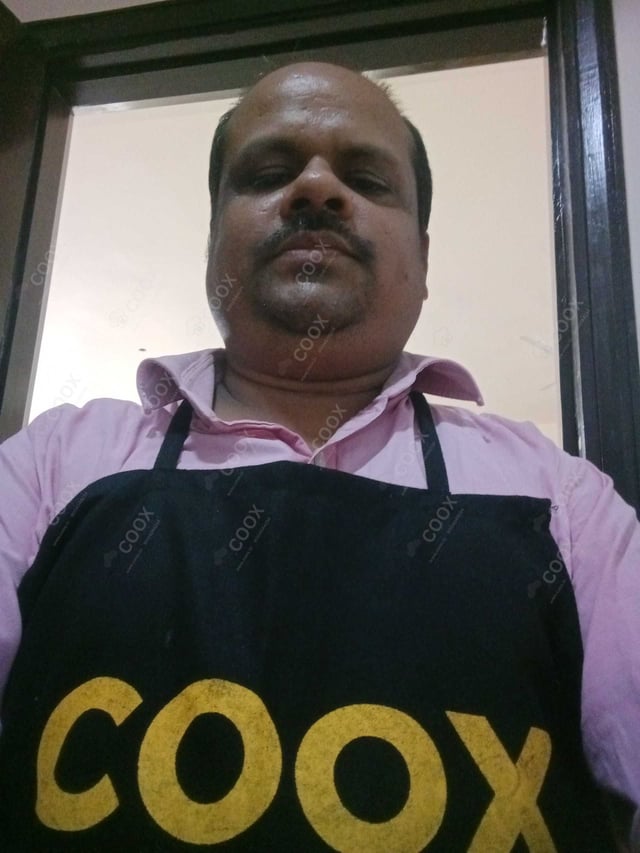 Chef from COOX at bookings. Professional cooks chefs at home