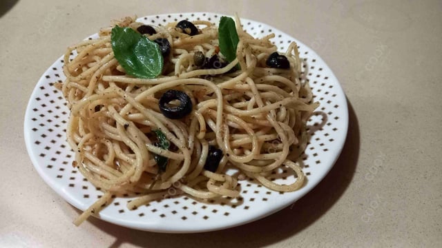 Delicious Spaghetti Aglio e Olio prepared by COOX