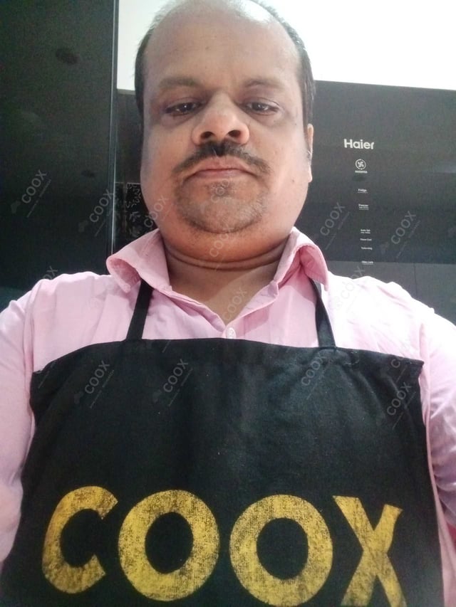 Chef from COOX at bookings. Professional cooks chefs at home