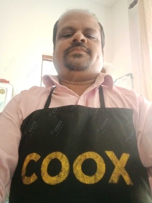 Chef from COOX at bookings. Professional cooks chefs at home