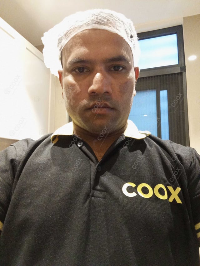 Chef from COOX at bookings. Professional cooks chefs at home