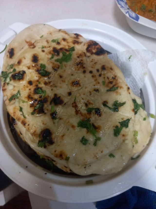 Delicious Naan (Butter / Garlic) prepared by COOX