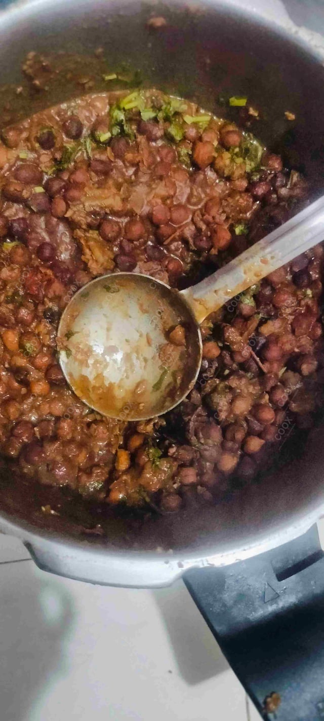 Delicious Kala Chana (Dry) prepared by COOX