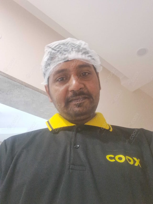 Chef from COOX at bookings. Professional cooks chefs at home