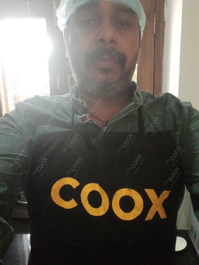 Chef from COOX at bookings. Professional cooks chefs at home