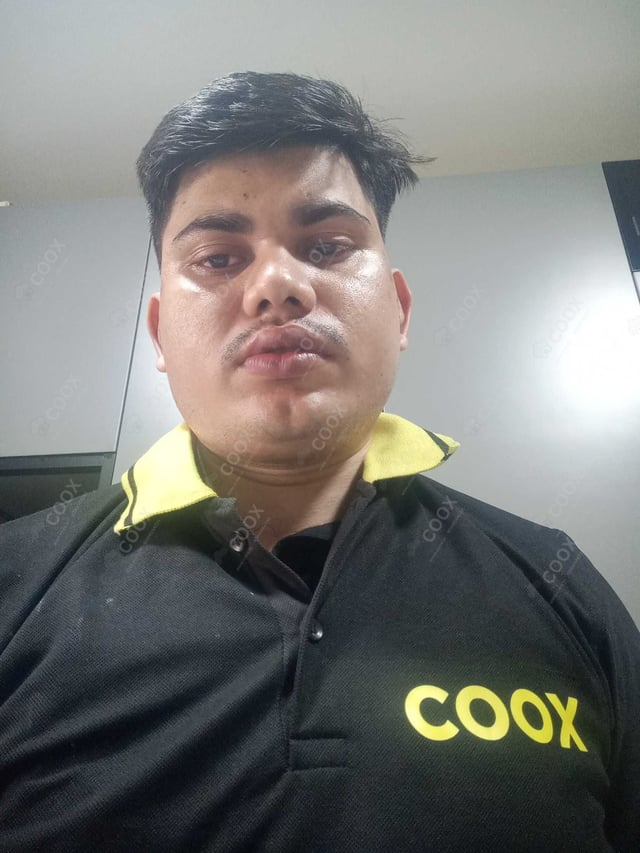 Chef from COOX at bookings. Professional cooks chefs at home