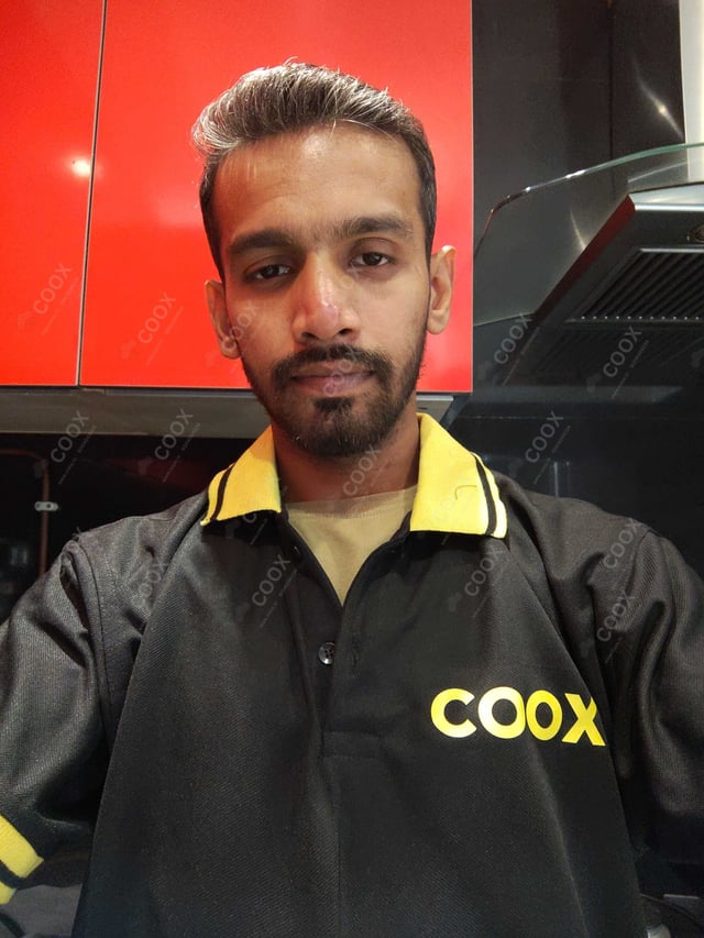 Chef from COOX at bookings. Professional cooks chefs at home