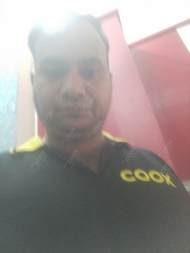 Chef from COOX at bookings. Professional cooks chefs at home