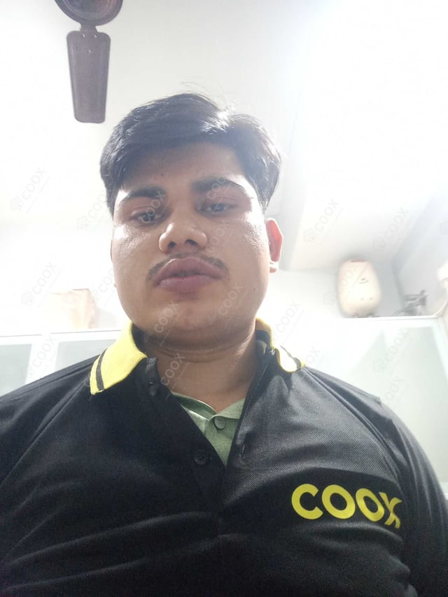 Chef from COOX at bookings. Professional cooks chefs at home