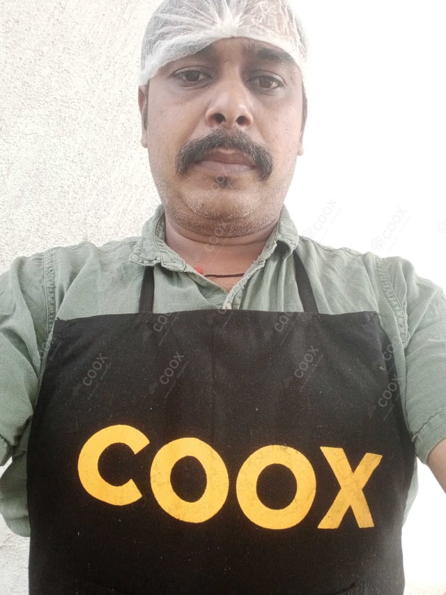 Chef from COOX at bookings. Professional cooks chefs at home