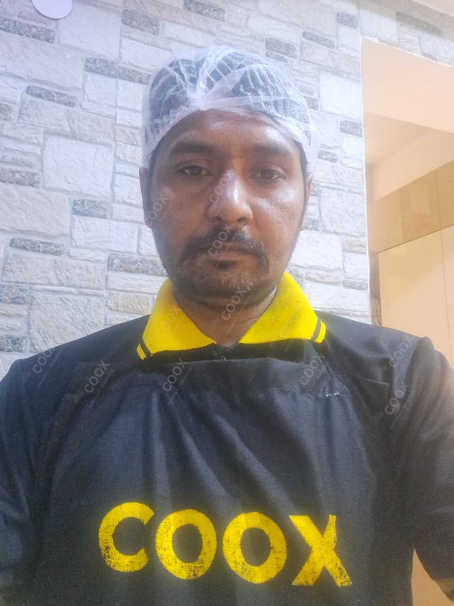 Chef from COOX at bookings. Professional cooks chefs at home