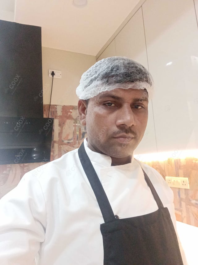 Chef from COOX at bookings. Professional cooks chefs at home