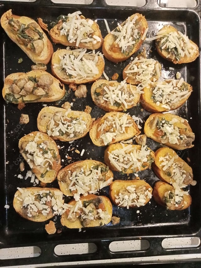 Delicious Tomato Mushroom Bruschetta prepared by COOX