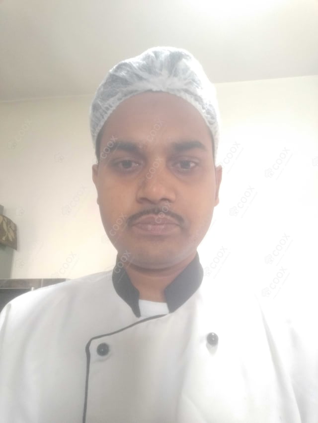 Chef from COOX at bookings. Professional cooks chefs at home