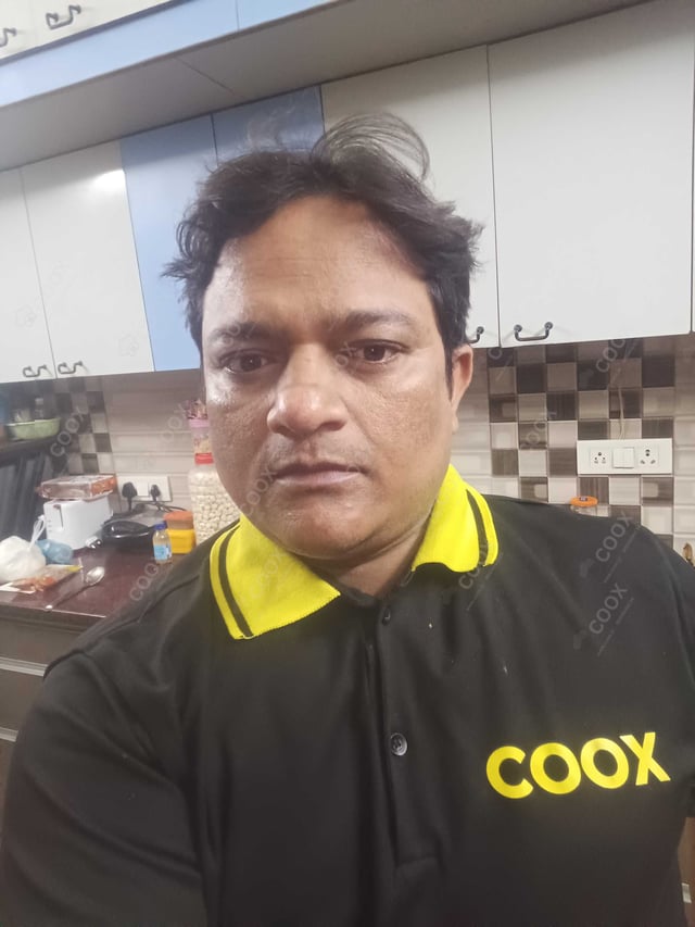 Chef from COOX at bookings. Professional cooks chefs at home