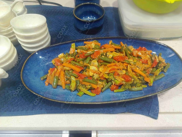 Delicious Vegetable Stir Fry prepared by COOX