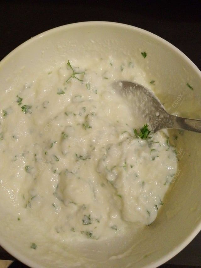 Delicious Yogurt Parsley Dip prepared by COOX