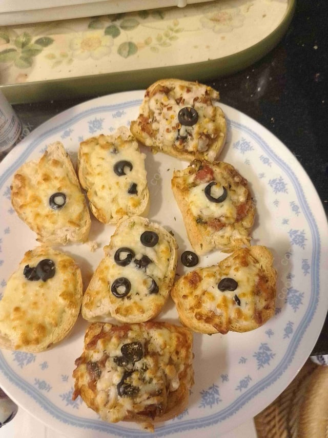 Delicious Tomato Mushroom Bruschetta prepared by COOX