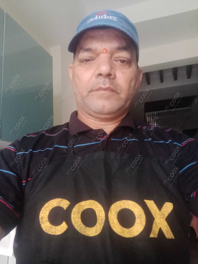 Chef from COOX at bookings. Professional cooks chefs at home