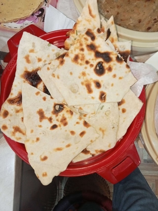 Delicious Naan (Butter / Garlic) prepared by COOX