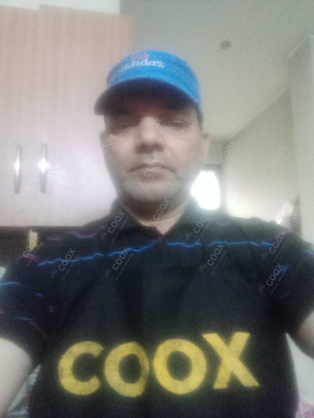 Chef from COOX at bookings. Professional cooks chefs at home