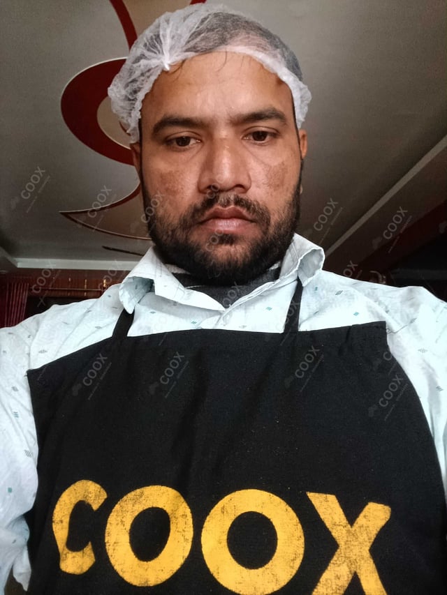 Chef from COOX at bookings. Professional cooks chefs at home