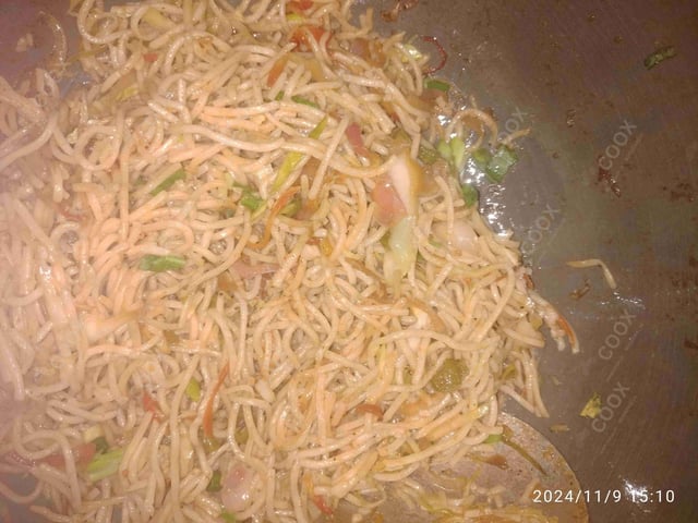 Delicious Veg Hakka Noodles prepared by COOX