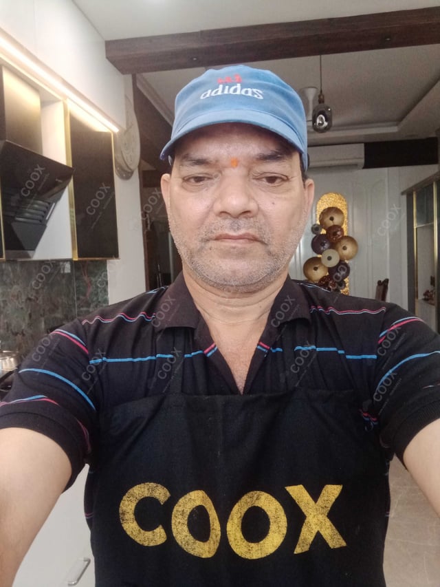 Chef from COOX at bookings. Professional cooks chefs at home