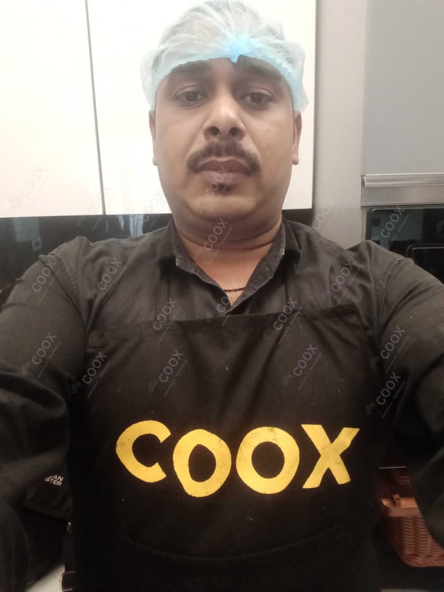 Chef from COOX at bookings. Professional cooks chefs at home