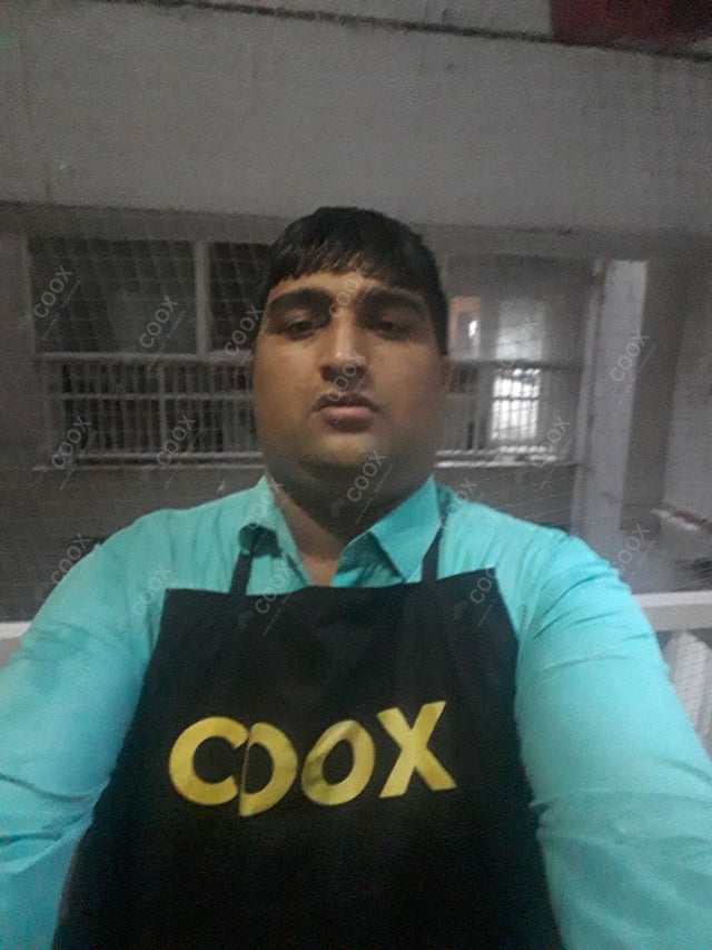 Chef from COOX at bookings. Professional cooks chefs at home