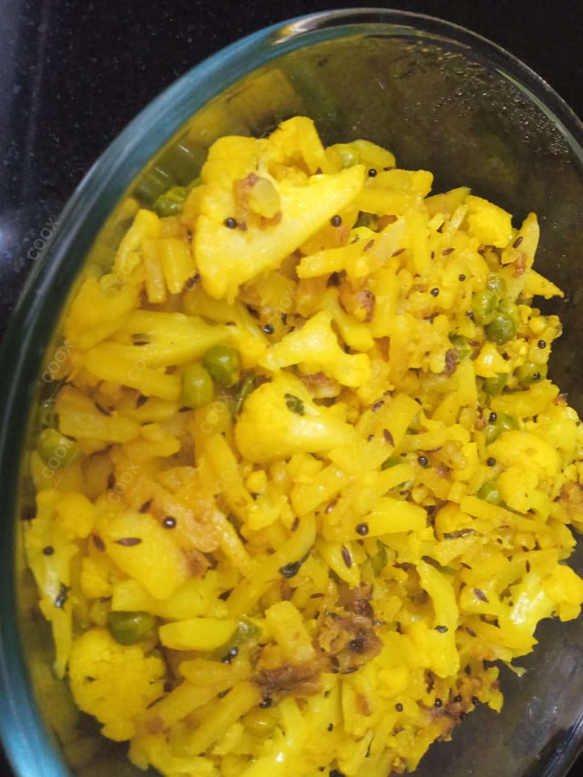 Delicious Aloo Gobhi prepared by COOX