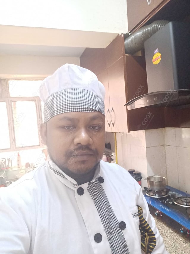 Chef from COOX at bookings. Professional cooks chefs at home