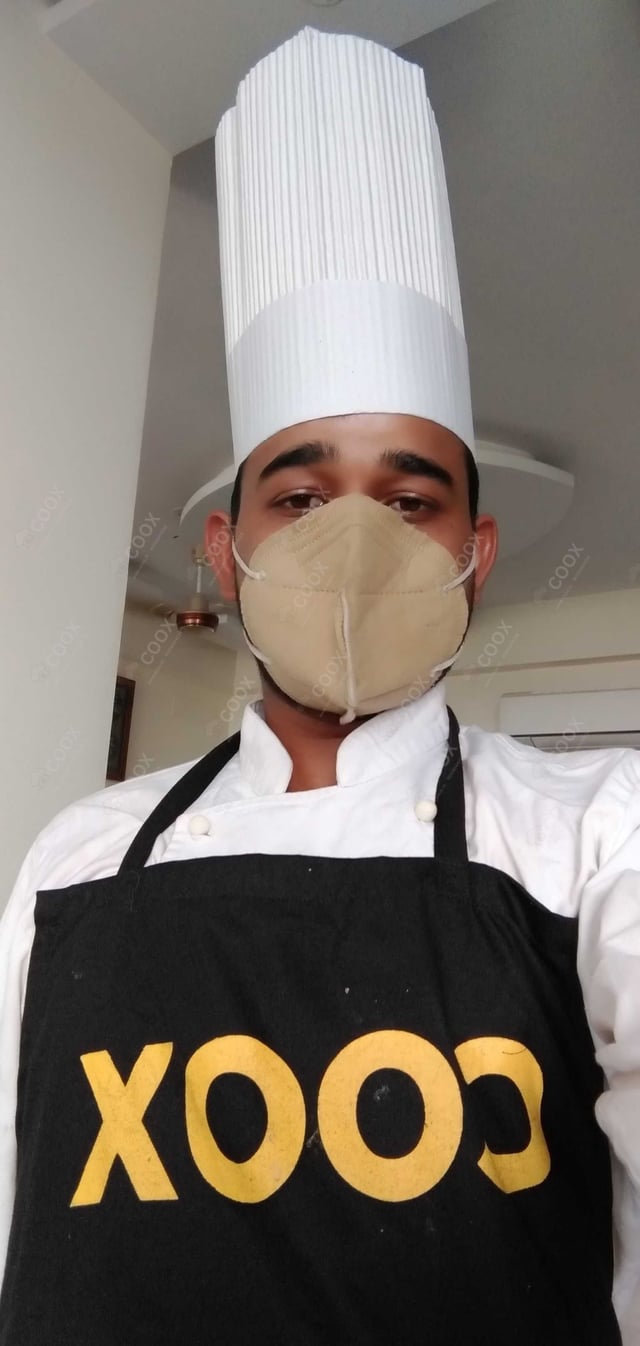 Chef from COOX at bookings. Professional cooks chefs at home