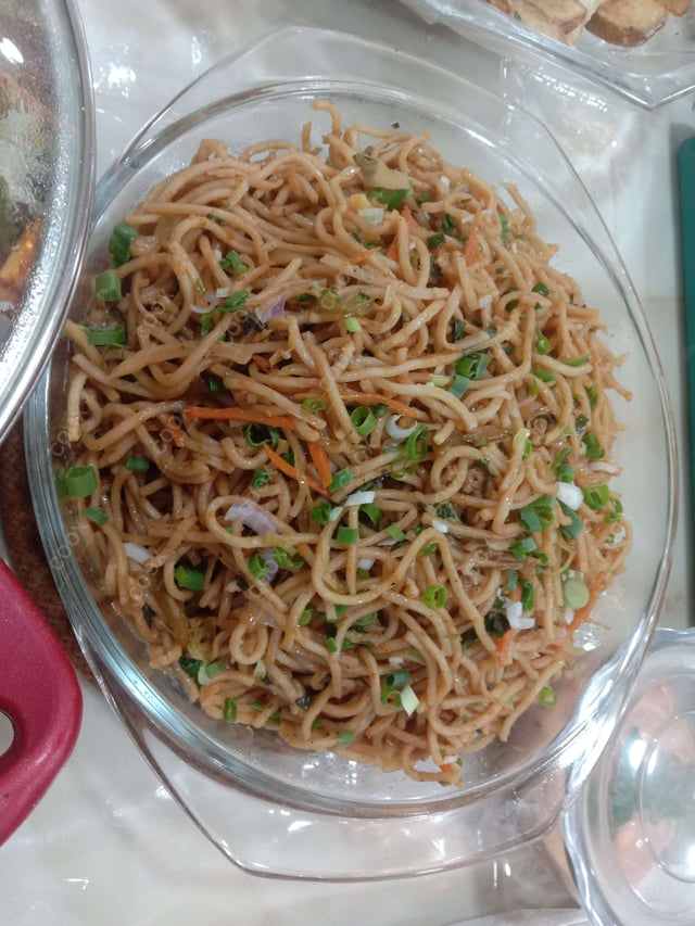 Delicious Veg Hakka Noodles prepared by COOX