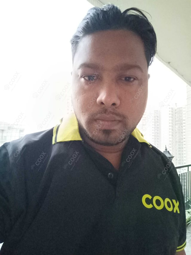 Chef from COOX at bookings. Professional cooks chefs at home