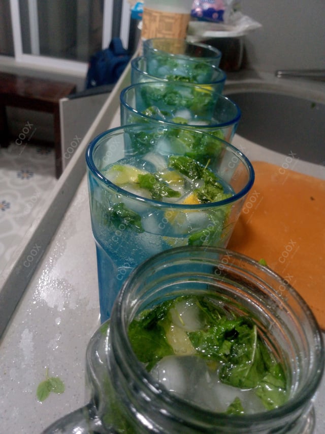 Delicious Virgin Mojito prepared by COOX